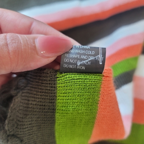 NEW Striped winter scarf and matching beanie - Picture 10 of 10